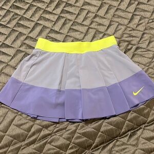 NIKE GRAY PURPLE AND NEON YELLOW BAND TENNIS SKIRT